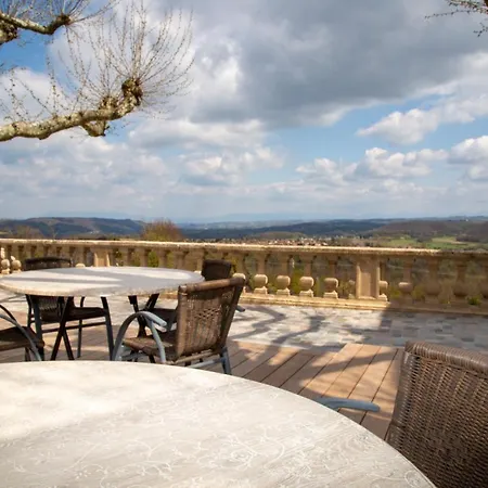 Castel Serein 3* Maubec (Isere)