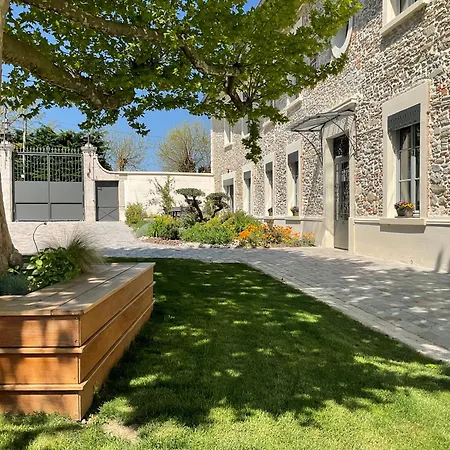 Bed & Breakfast Castel Serein Maubec (Isere)