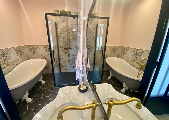 Castel Serein Couette-café 3*