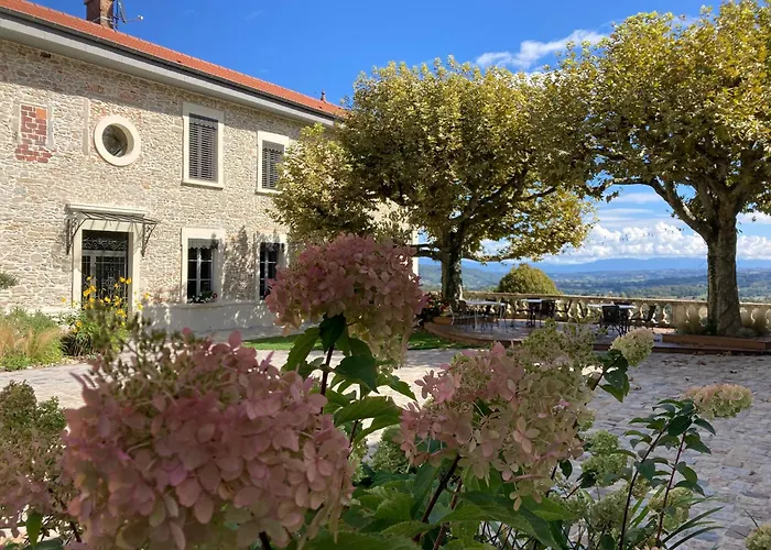 Castel Serein Maubec (Isere)