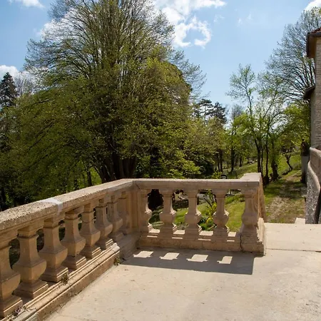 Castel Serein Maubec (Isere)
