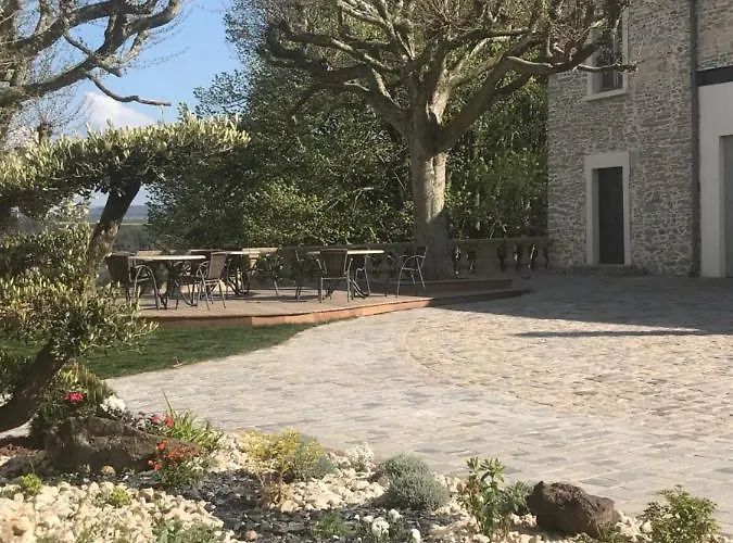 Castel Serein Bed and breakfast Maubec (Isere)